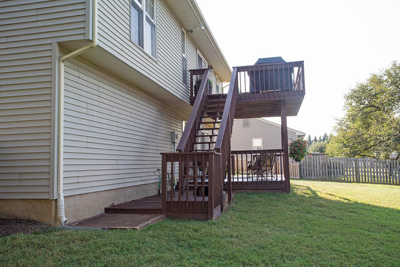 1712 West Ruritan Road Roanoke, VA 24012 - Photo 30 of 37 Deck