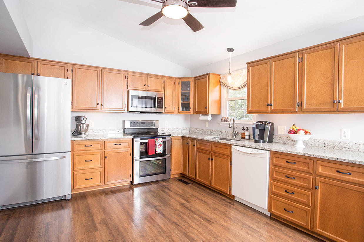 1712 West Ruritan Road Roanoke, VA 24012 - Photo 4 of 37 Kitchen 1