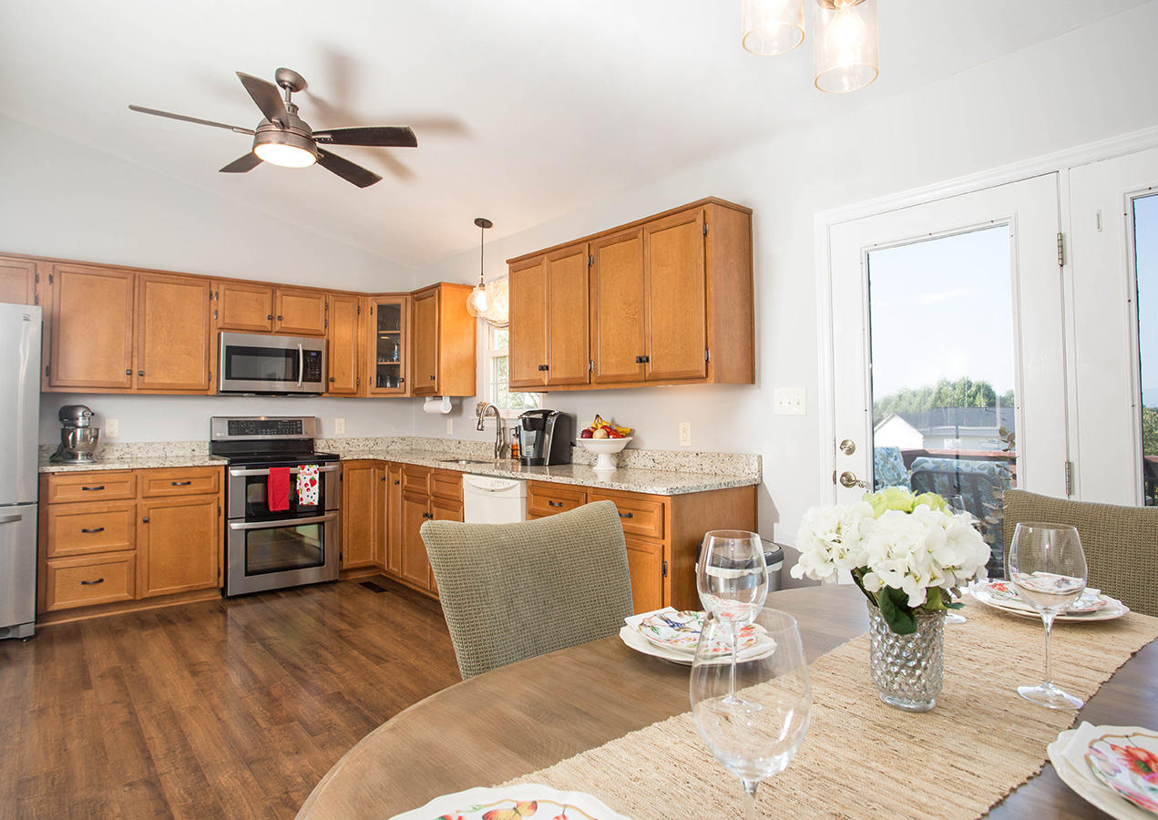 1712 West Ruritan Road Roanoke, VA 24012 - Photo 5 of 37 Kitchen 2
