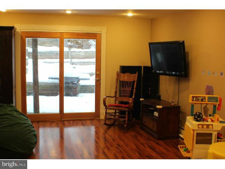 213 Pinetown Road Norristown, PA 19403 - Photo 12 of 25 Family Room