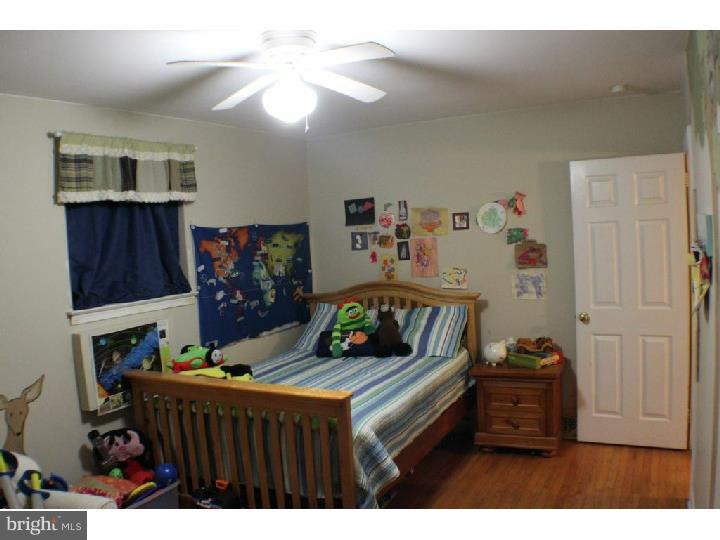 213 Pinetown Road Norristown, PA 19403 - Photo 17 of 25 Bedroom 2