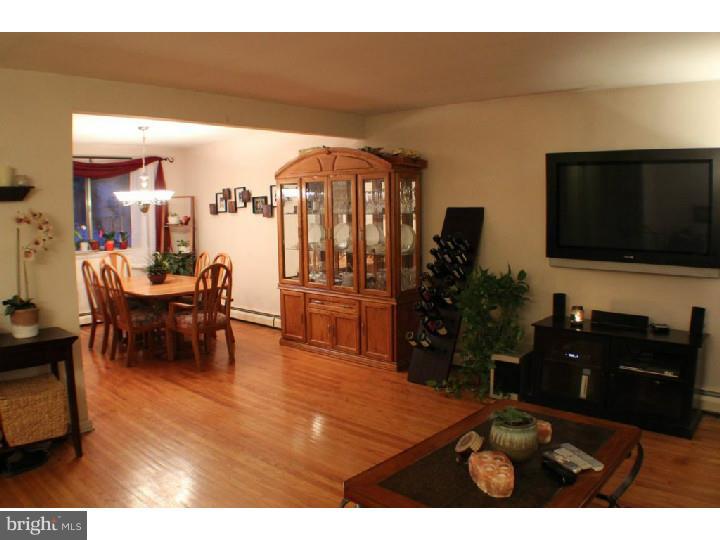 213 Pinetown Road Norristown, PA 19403 - Photo 8 of 25 Dining Room