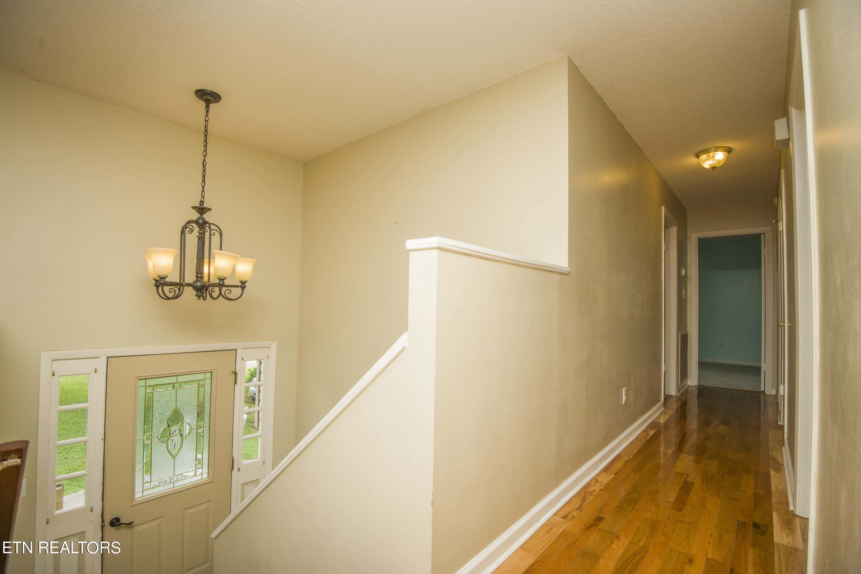 1503 Hidden Hills Drive Clinton, TN 37716 - Photo 3 of 49 foyer 1_1