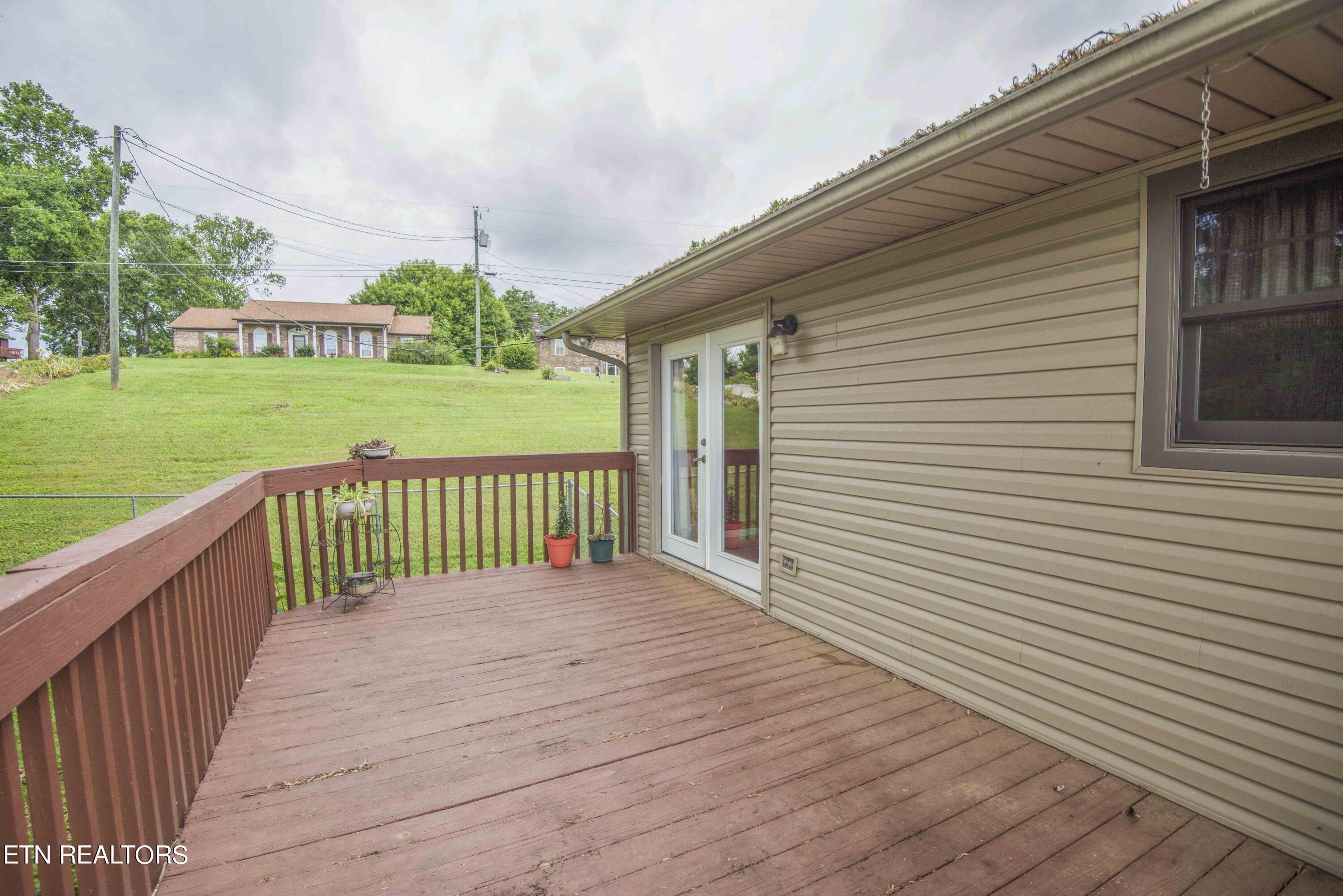 1503 Hidden Hills Drive Clinton, TN 37716 - Photo 34 of 49 deck 2_1