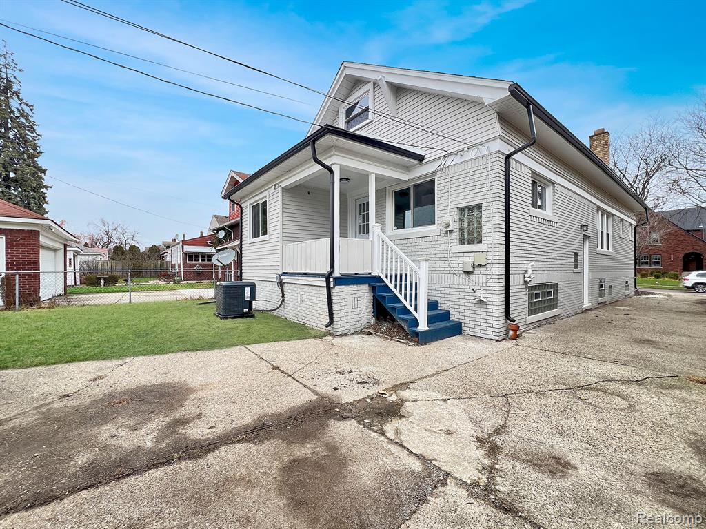 1415 Nottingham Road Grosse Pointe Park, MI 48230 - Photo 45 of 64