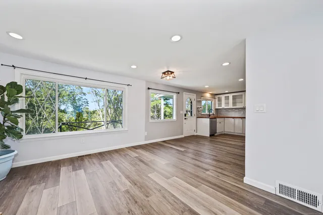 $395,000 | 13 Baldwin Hill Road, Litchfield, CT 06759