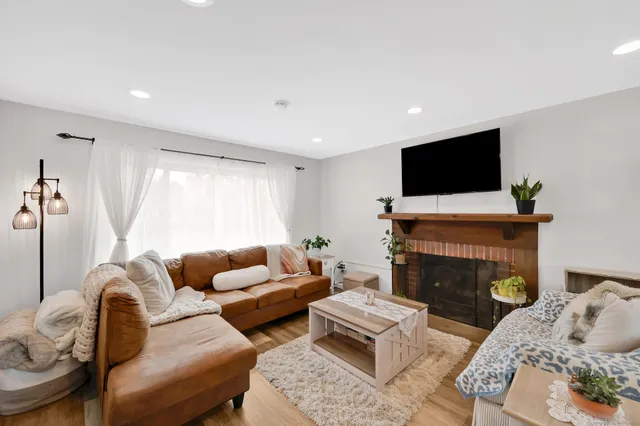 $395,000 | 13 Baldwin Hill Road, Litchfield, CT 06759