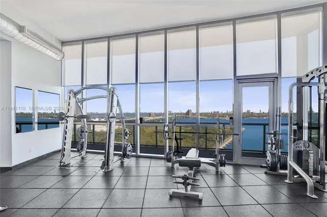 $5,600 | 888 Biscayne Boulevard, Unit 2404, Miami, FL 33132