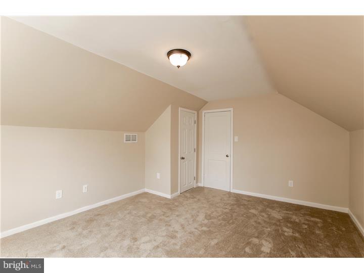 909 Village Road Folsom, PA 19033 - Photo 22 of 25 Bedroom 3