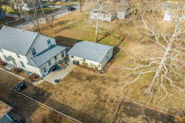 $190,000 | 224 South Weaver Street, Hesston, KS 67062
