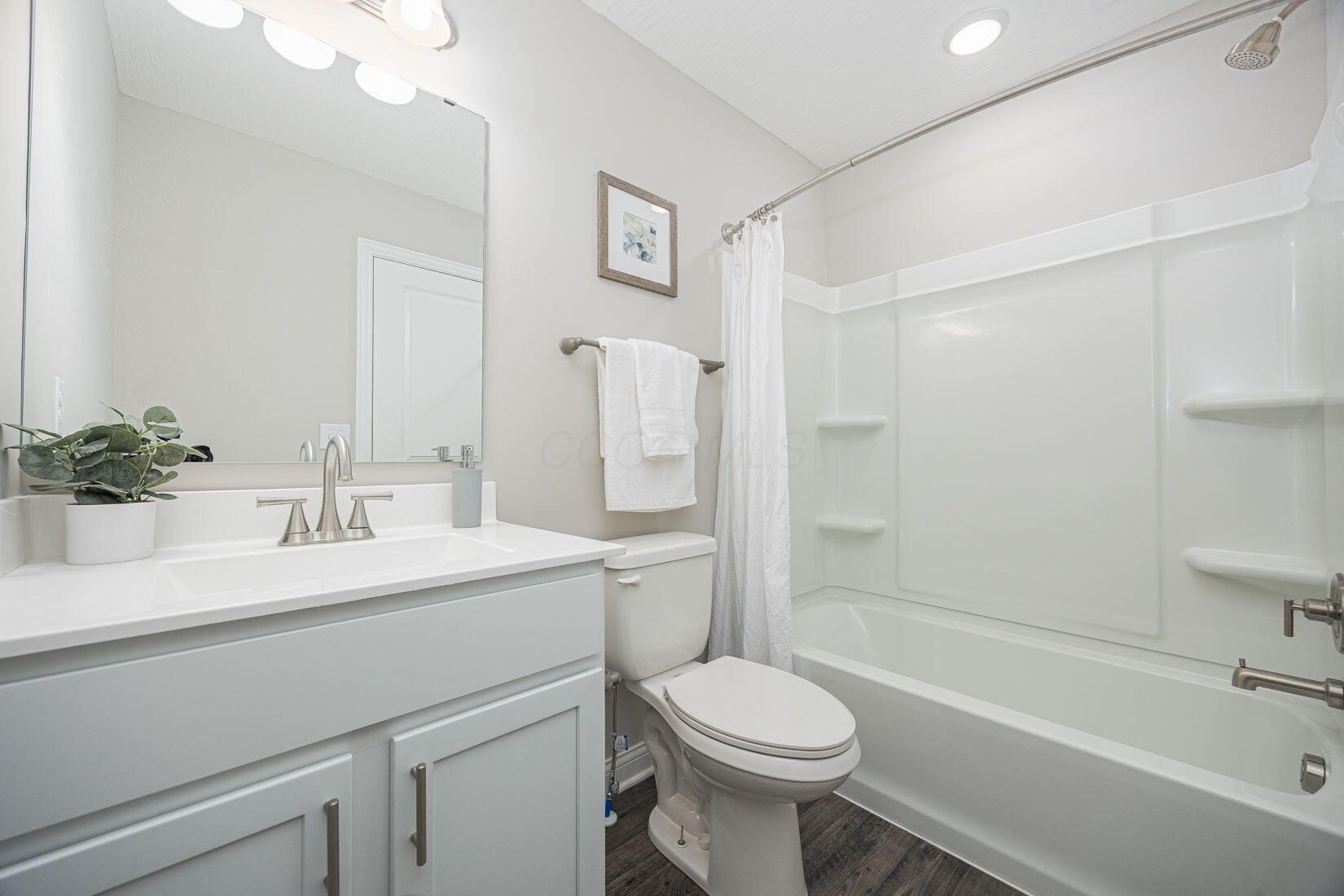 798 South Yearling Road Columbus, OH 43213 - Photo 24 of 28 Pictures are of the same model and not the actual property