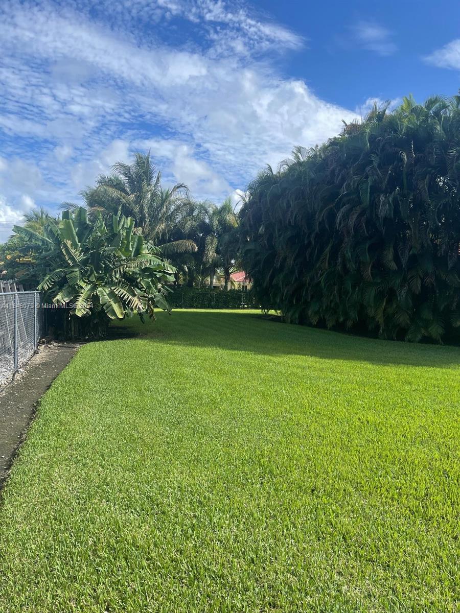 32050 Southwest 204th Avenue Homestead, FL 33030 - Photo 34 of 36 a view of a yard