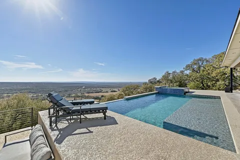 $1,355,000 | 220 Eagle Ridge, Burnet, TX 78611