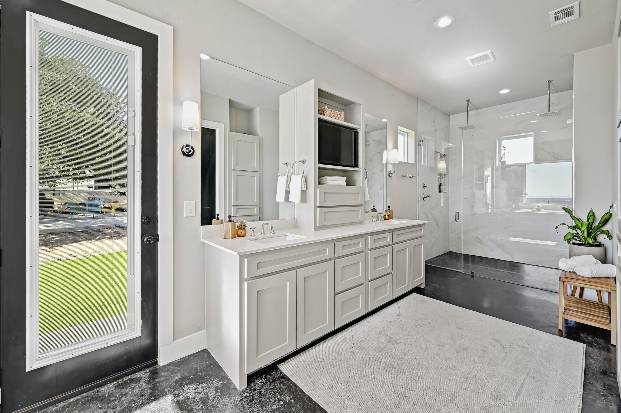 220 Eagle Ridge Burnet, TX 78611 - Photo 22 of 40 A spacious layout enhances comfort and convenience.