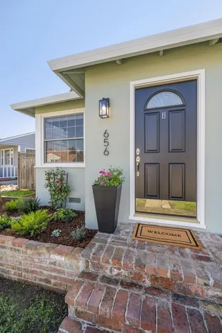 a view of a entryway door of the house