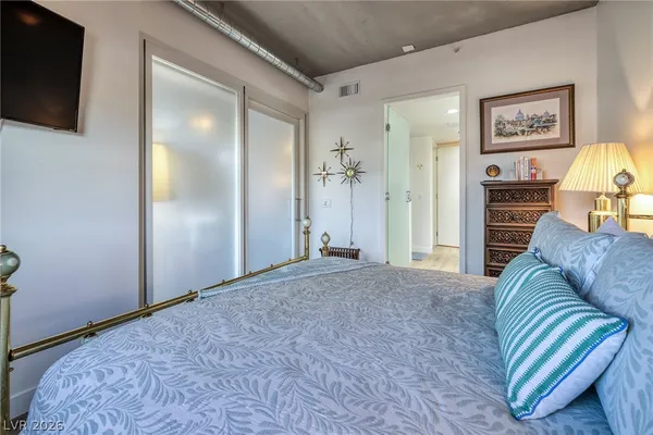 $2,800 | 353 East Bonneville Avenue, Unit 233, Las Vegas, NV 89101