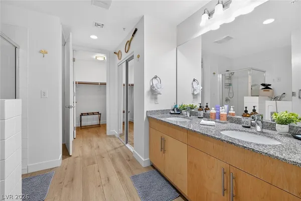 $2,800 | 353 East Bonneville Avenue, Unit 233, Las Vegas, NV 89101