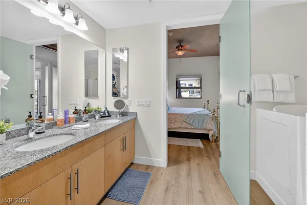 $2,800 | 353 East Bonneville Avenue, Unit 233, Las Vegas, NV 89101