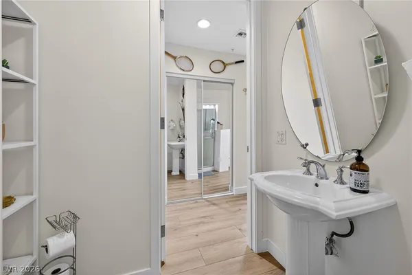 $2,800 | 353 East Bonneville Avenue, Unit 233, Las Vegas, NV 89101