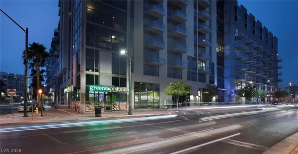 $2,800 | 353 East Bonneville Avenue, Unit 233, Las Vegas, NV 89101