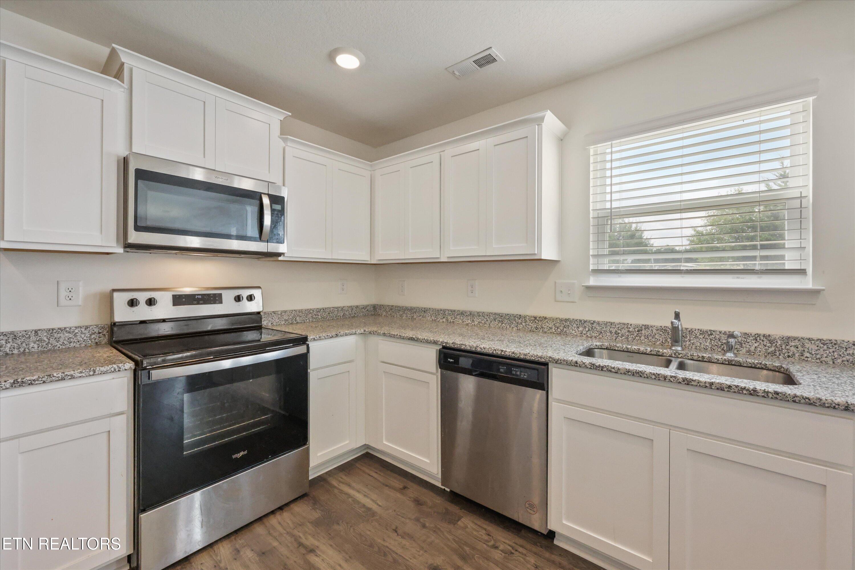 6892 Squirrel Run Lane Corryton, TN 37721 - Photo 10 of 25 14-6892 Squirrel Run Ln 08