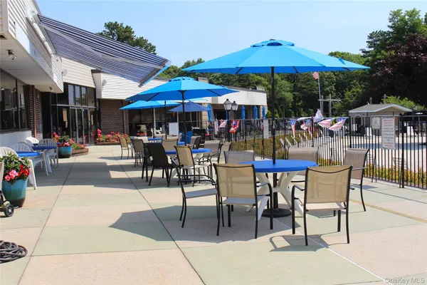 $349,999 | 486 Daryl Drive, Unit 486, Medford, NY 11763