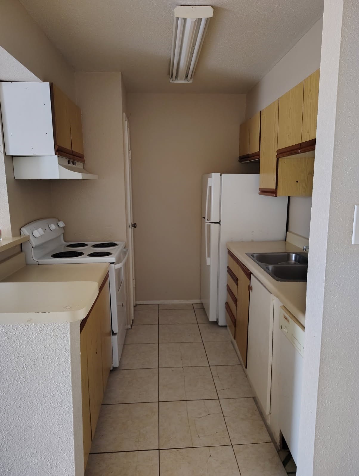 10100 South Gessner Road, Unit 404 Houston, TX 77071 - Photo 3 of 7 Kitchen