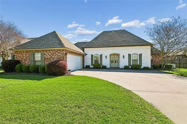 $372,000 | 233 Lansdown Drive, Houma, LA 70360