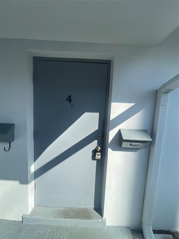 363 Southwest 15th Street, Unit 4 Pompano Beach, FL 33060 - Photo 4 of 16 a view of entryway