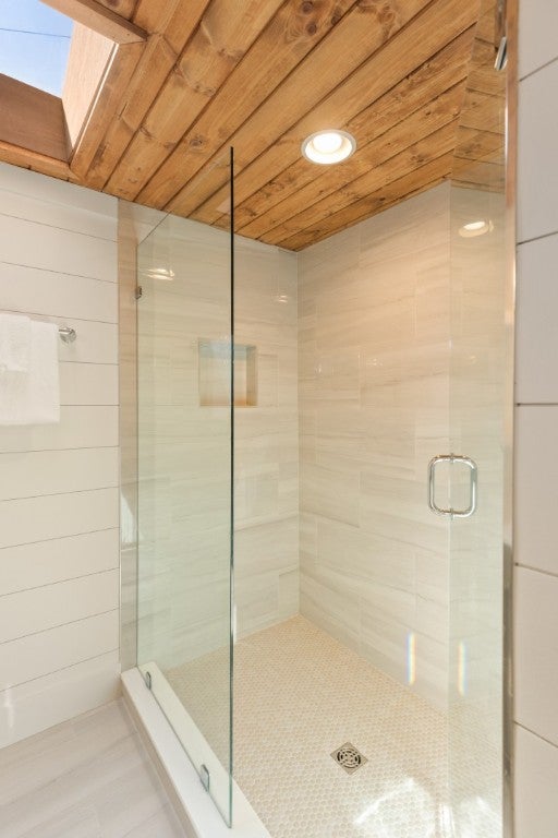 1177 Hicks Road Highlands, NC 28741 - Photo 49 of 61 Upper Level Guest Bathroom