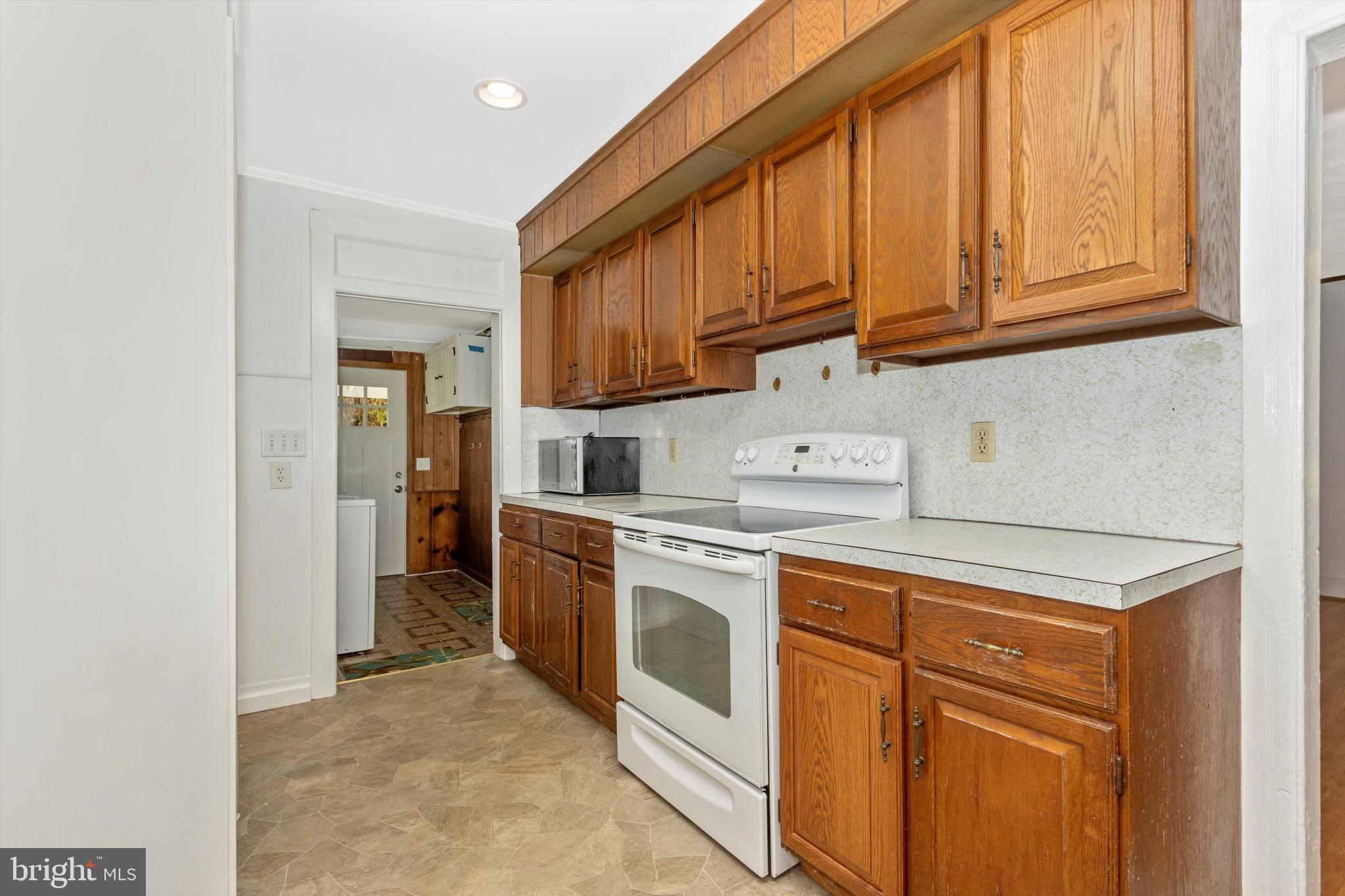 13634 Glissans Mill Road Mount Airy, MD 21771 - Photo 17 of 49 Kitchen