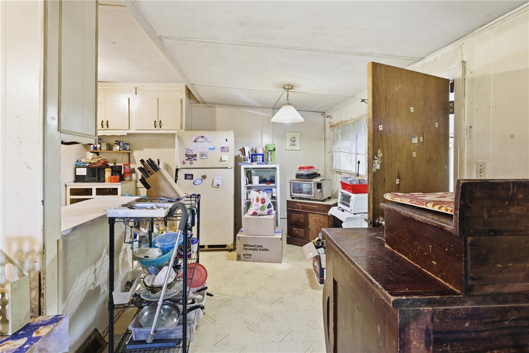 38 Airport Road Coventry, RI 02816 - Photo 7 of 20