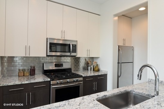 1628 West Irving Park Road, Unit 4W Chicago, IL 60613 - Photo 9 of 20