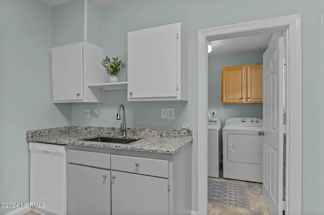 $2,350 | 1406 Evans Street, Unit A, Morehead City, NC 28557