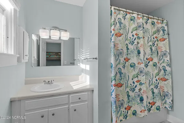 $2,350 | 1406 Evans Street, Unit A, Morehead City, NC 28557