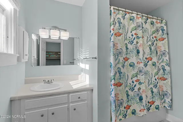 $2,350 | 1406 Evans Street, Unit A, Morehead City, NC 28557