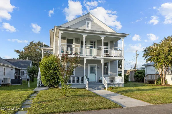 $2,350 | 1406 Evans Street, Unit A, Morehead City, NC 28557