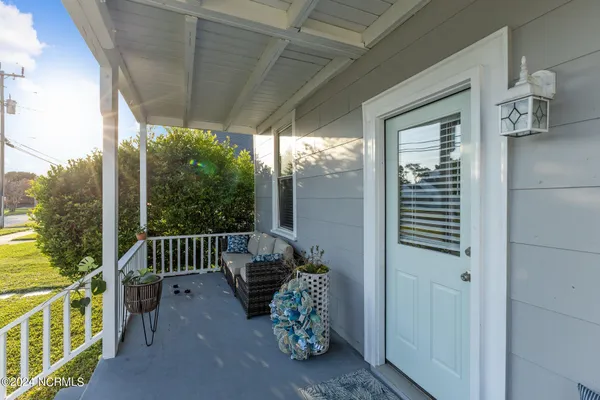 $2,350 | 1406 Evans Street, Unit A, Morehead City, NC 28557