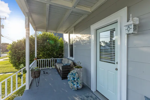 $2,350 | 1406 Evans Street, Unit A, Morehead City, NC 28557