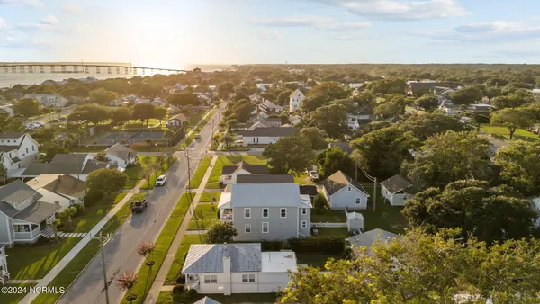 $2,350 | 1406 Evans Street, Unit A, Morehead City, NC 28557