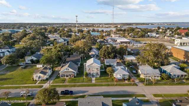 $2,350 | 1406 Evans Street, Unit A, Morehead City, NC 28557