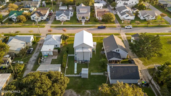 $2,350 | 1406 Evans Street, Unit A, Morehead City, NC 28557