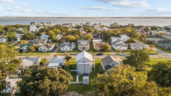 $2,350 | 1406 Evans Street, Unit A, Morehead City, NC 28557