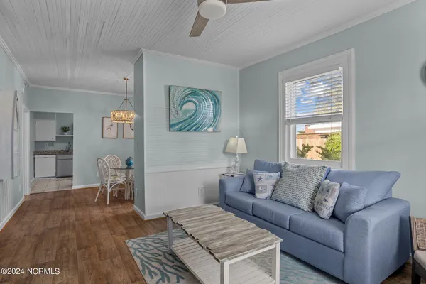 $2,350 | 1406 Evans Street, Unit A, Morehead City, NC 28557