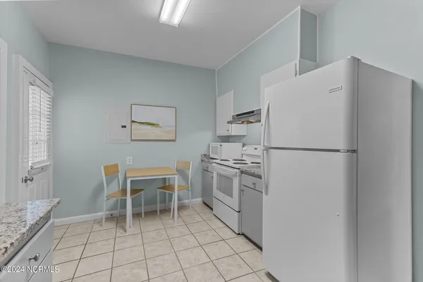 $2,350 | 1406 Evans Street, Unit A, Morehead City, NC 28557