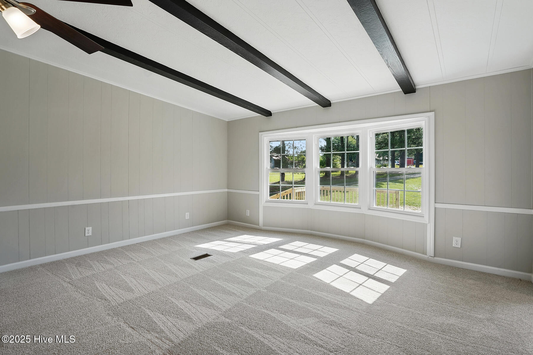 1392 L L Cooper Road Cameron, NC 28326 - Photo 6 of 31 Living Room
