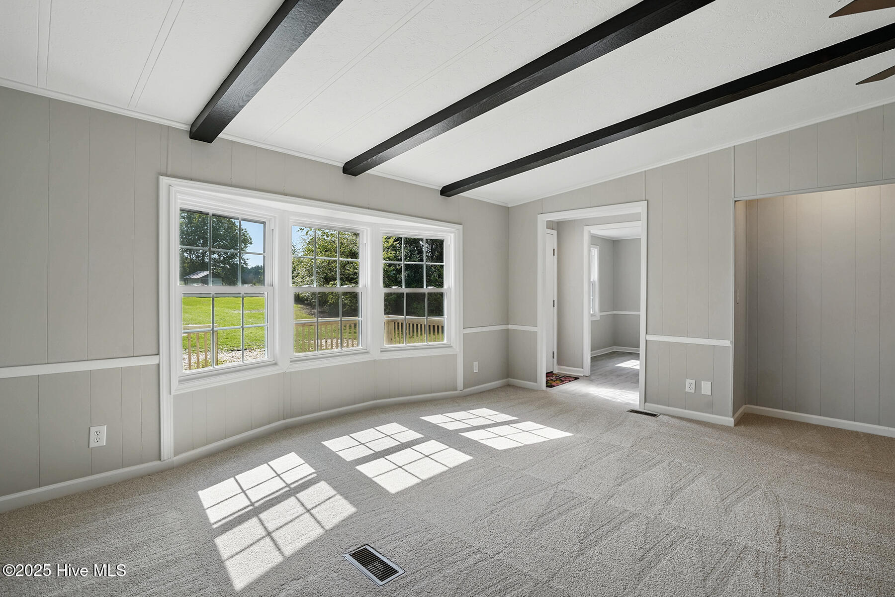 1392 L L Cooper Road Cameron, NC 28326 - Photo 7 of 31 Living Room