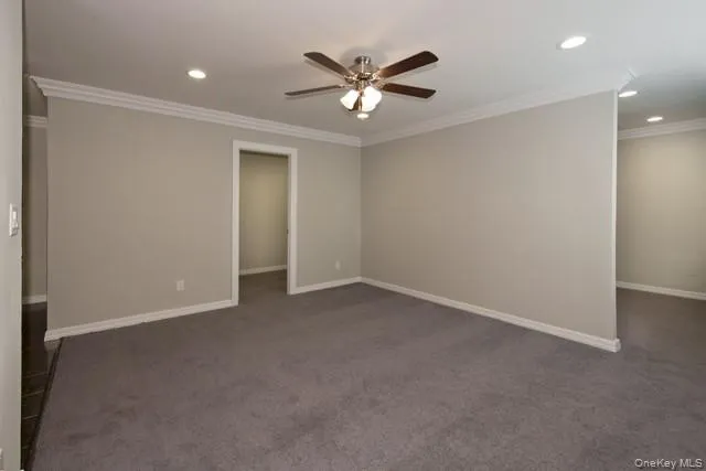 $2,195 | 303-3 Robinson Avenue, Unit 3033, Patchogue, NY 11772