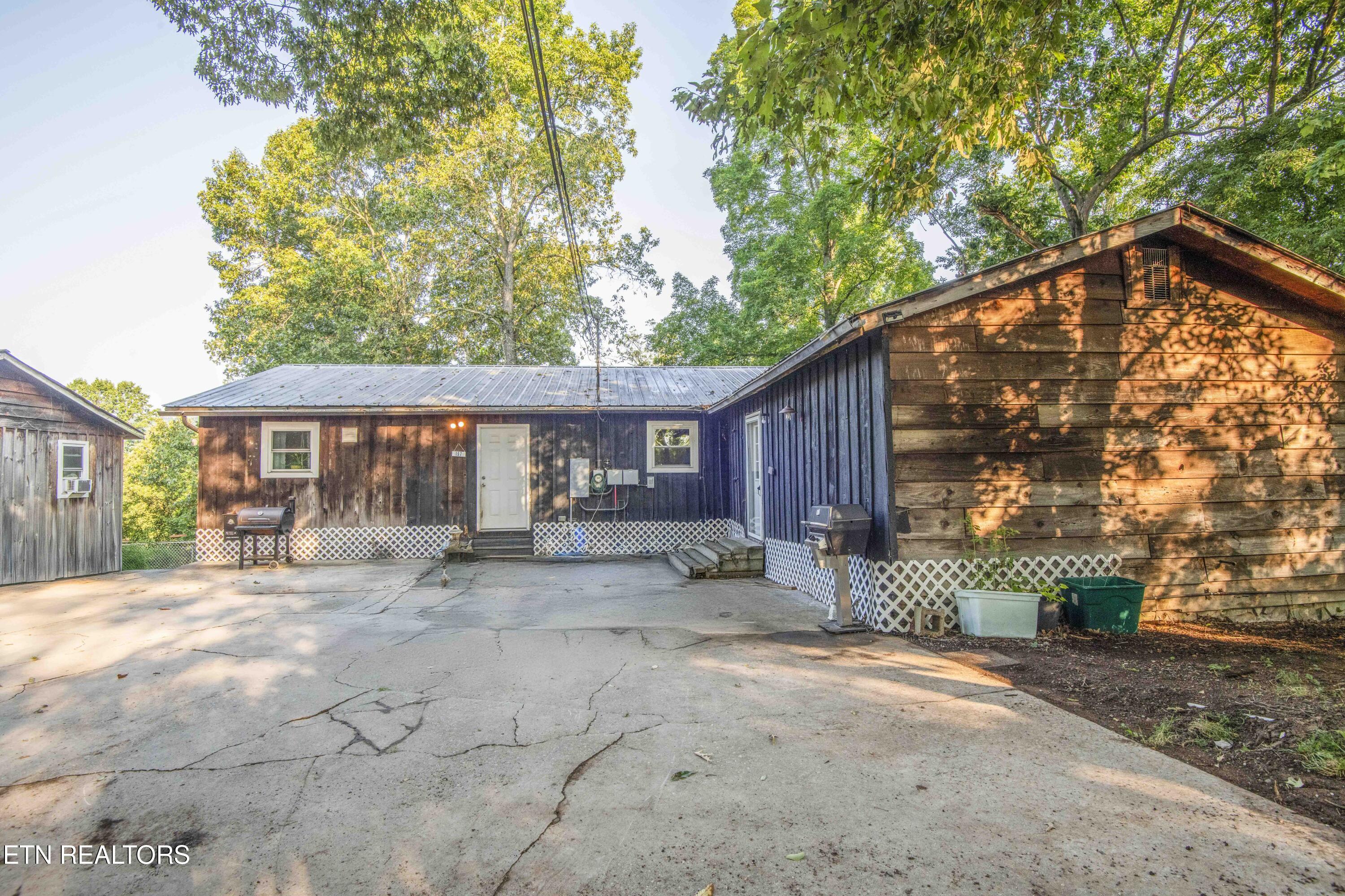 197 Wedgewood Lane Spring City, TN 37381 - Photo 12 of 57 exterior 4_1