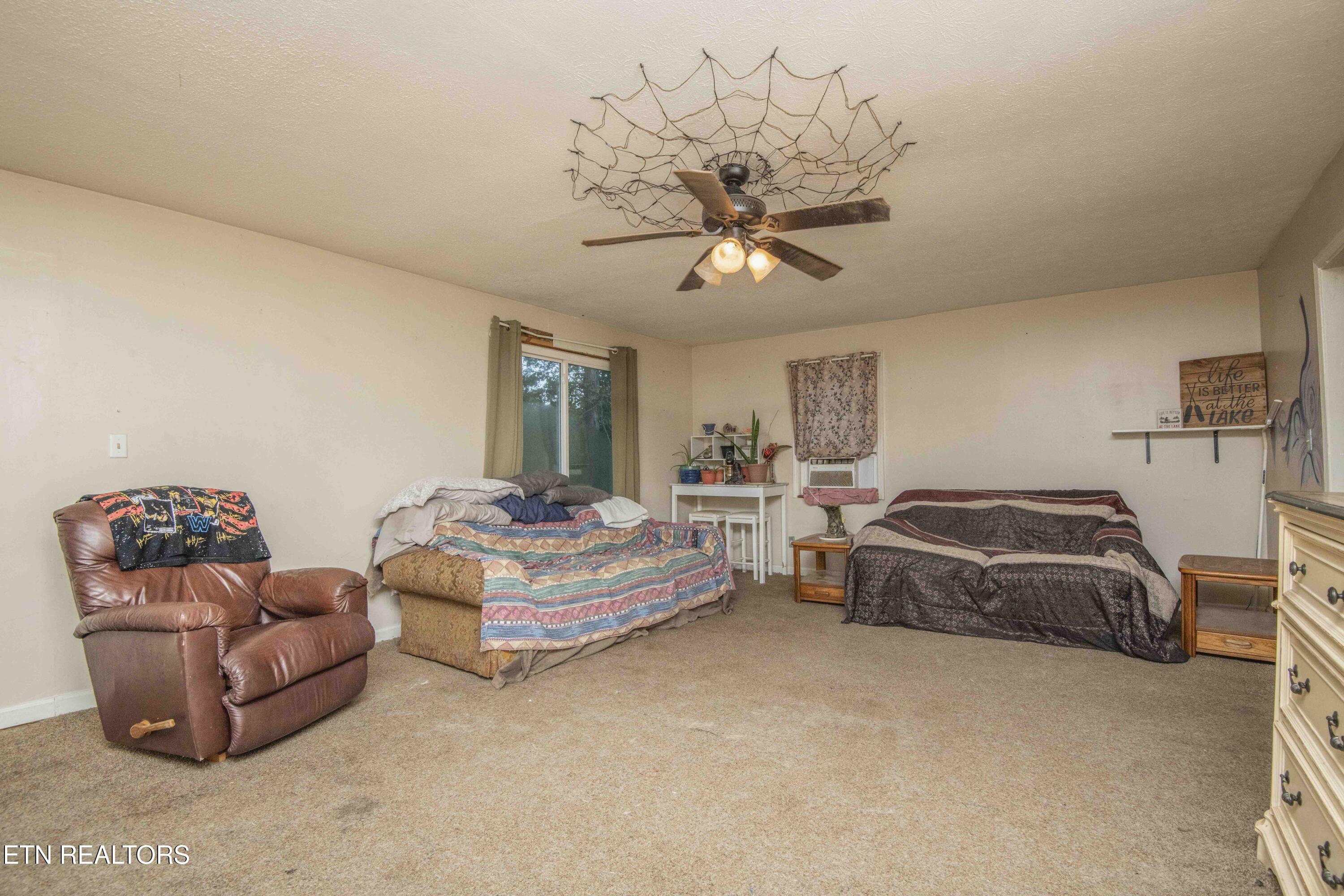 197 Wedgewood Lane Spring City, TN 37381 - Photo 29 of 57 living_1